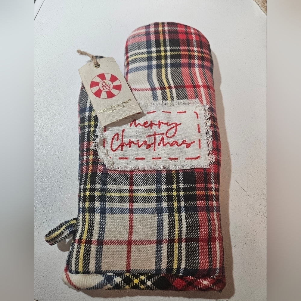 NWT! Handmade Christmas Oven Mitt!